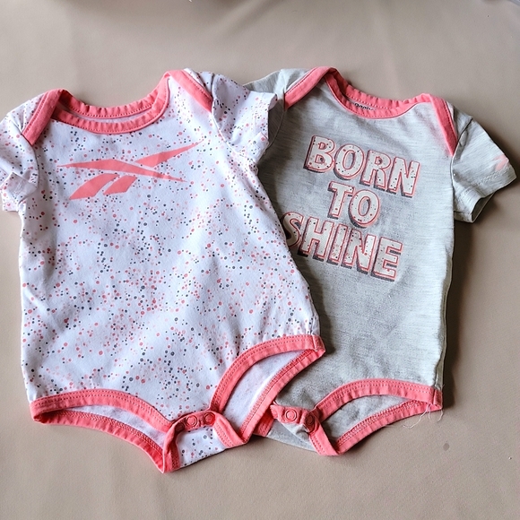 Reebok Onsies - Picture 1 of 3